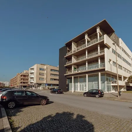 Modern Grand Seaside & Seaview By Vacationy * Matosinhos (Porto)