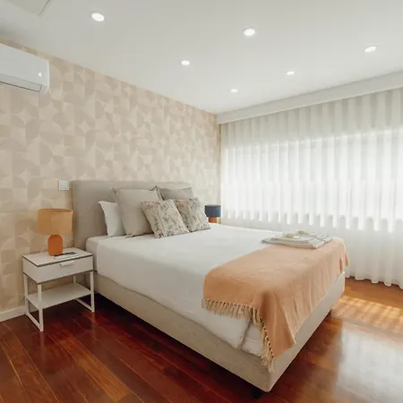 Modern Grand Seaside & Seaview By Vacationy Matosinhos (Porto)