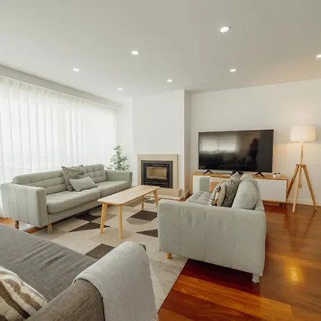 Modern Grand Seaside & Seaview By Vacationy * Matosinhos (Porto)