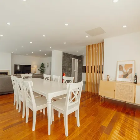 Apartamento Modern Grand Seaside & Seaview By Vacationy