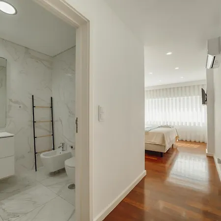 Modern Grand Seaside & Seaview By Vacationy Matosinhos (Porto)